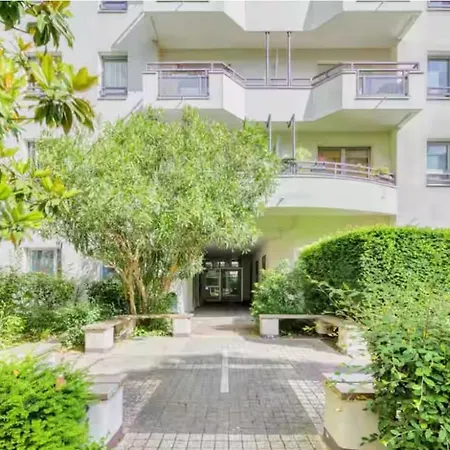 Sunny Duplex With Private Terrace